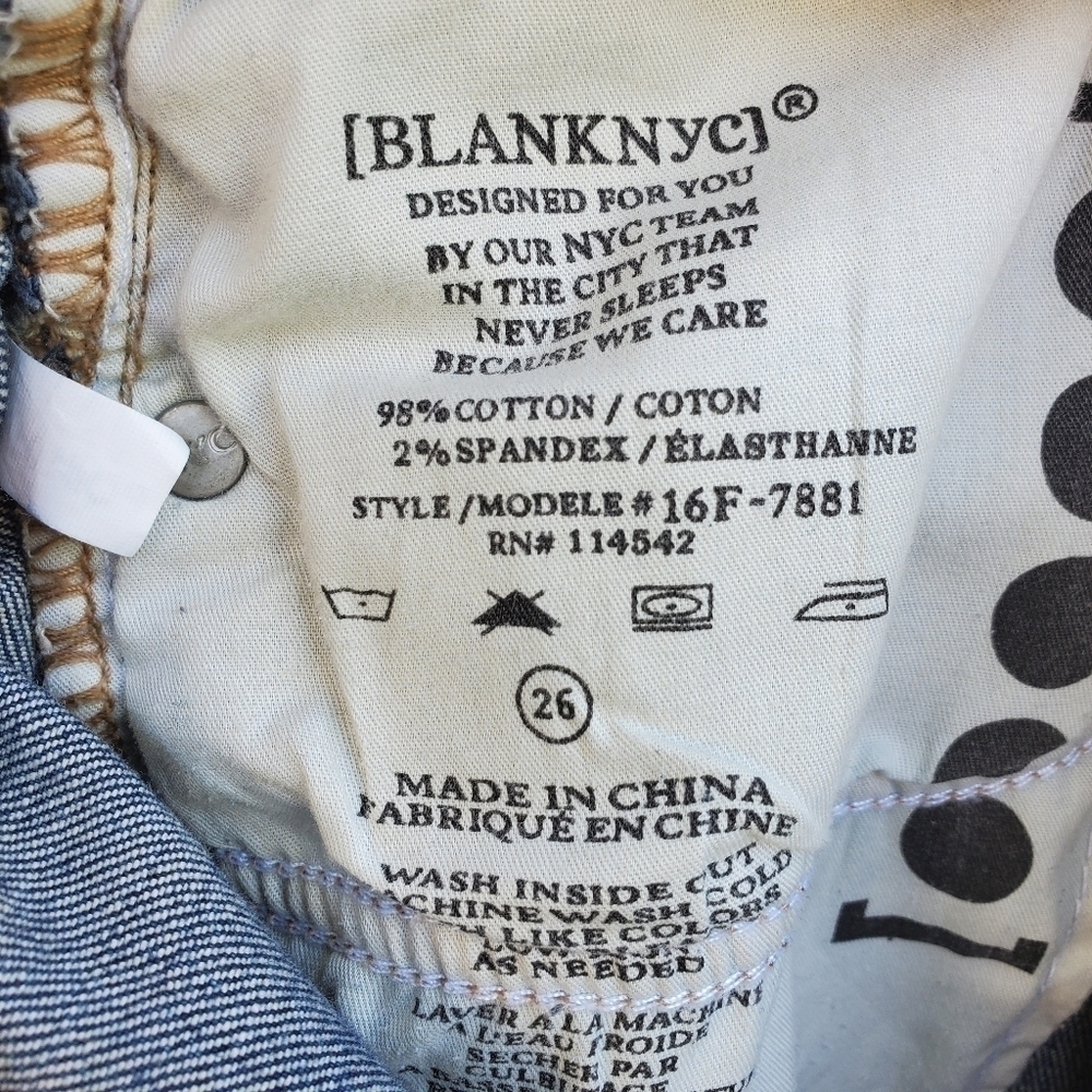 Blank NYC Distressed Mid-Rise shorts Size 26 - Picture 5 of 6